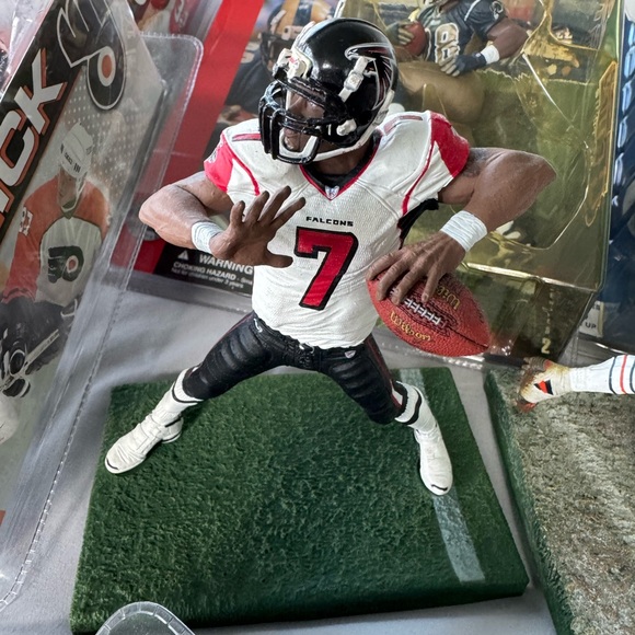 Mcfarlane figures - Picture 2 of 9